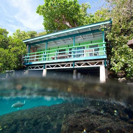 Lusia'S Lagoon Chalets Salelologa Стая снимка