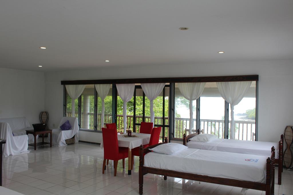 Lusia'S Lagoon Chalets Salelologa Екстериор снимка